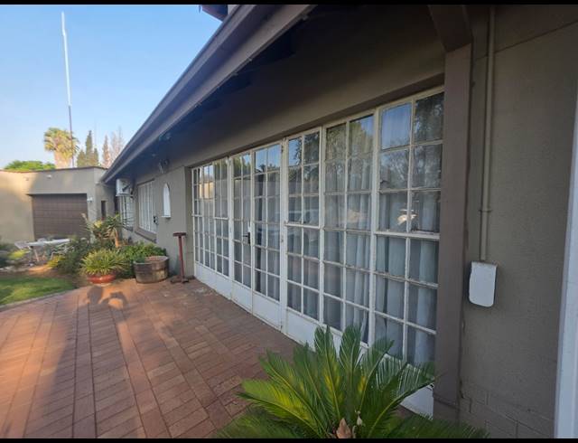 3 BEDROOM HOUSE FOR SALE IN VANDERBIJLPARK SW 5